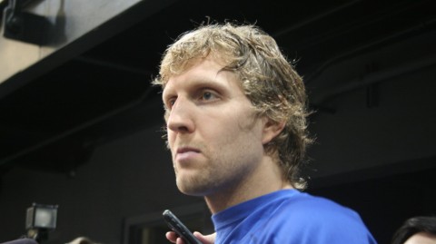 横扫卫冕冠军的幕后故事：诺维茨基与那支铁血小牛的永恒瞬间