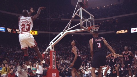 穿越时光的怒吼与滞空：重温公牛王朝那燃爆九零年代的传奇瞬间